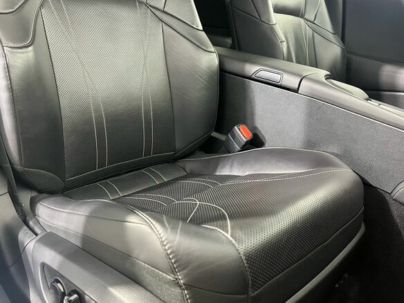 2022 Lexus ES 250 VII Рестайлинг, белый, 4600000 рублей - вид 14
