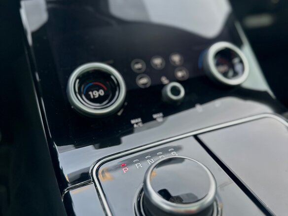 2017 Land Rover Range Rover Velar I, белый, 4300000 рублей - вид 25