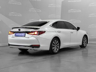 2019 Lexus ES 250 VII, белый, 4090000 рублей, вид 5