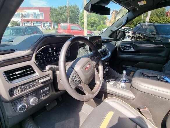 2022 GMC Yukon V, чёрный, 9000000 рублей - вид 8