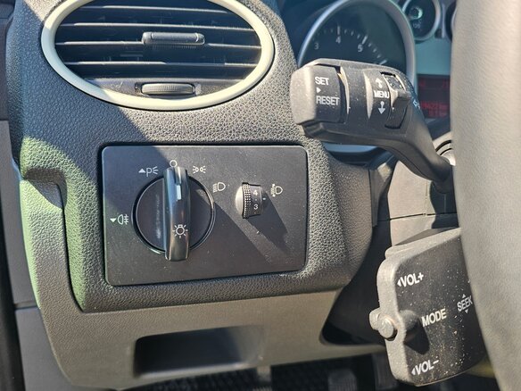 2010 Ford Focus II Рестайлинг, серый, 495000 рублей - вид 15
