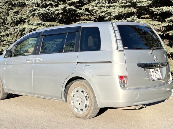 2013 Toyota ISis I Рестайлинг, серебристый, 1259000 рублей - вид 1