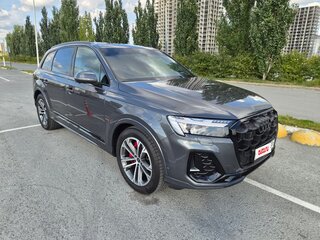 2024 Audi Q7 55 TFSI e II (4M) Рестайлинг 2, серый, 11500000 рублей, вид 2