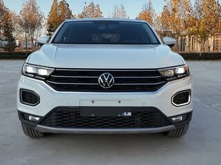 2022 Volkswagen T-Roc I Рестайлинг, белый, 1600000 рублей, вид 3