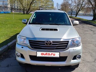 2014 Toyota Hilux VII Рестайлинг, серебристый, 1900000 рублей, вид 2