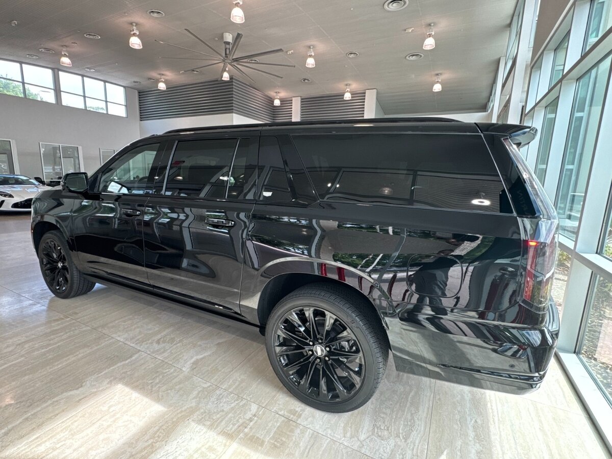 Обновленный Cadillac Escalade ESV 2026 вышел на рынок РФ