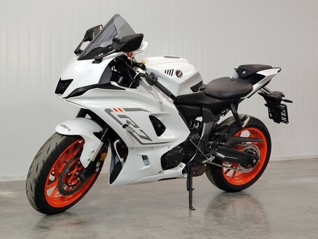2023 Yamaha YZF-R7, белый, 829000 рублей, вид 4