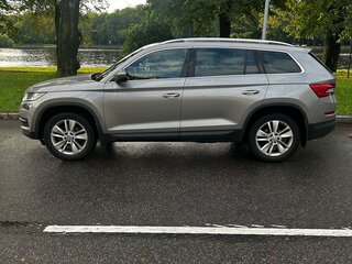 2021 Skoda Kodiaq I, коричневый, 3800000 рублей, вид 5