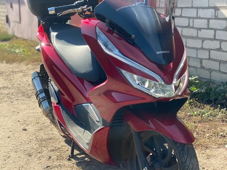 2018 Honda PCX 150, красный, 365000 рублей, вид 1