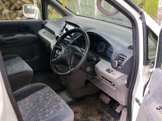 2000 Nissan Serena II (C24), белый, 350000 рублей, вид 5
