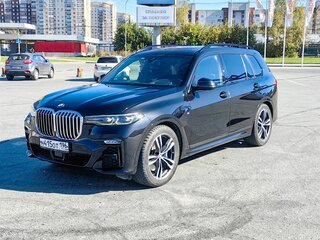 2021 BMW X7 40i I (G07), чёрный, 7400000 рублей, вид 2