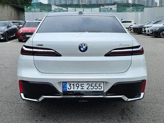 2025 BMW 7 серии 740d xDrive VII (G70), белый, 14300000 рублей, вид 4
