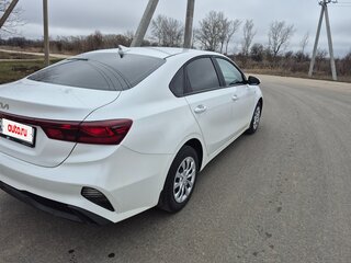 2022 Kia Cerato IV Рестайлинг, белый, 2000000 рублей, вид 5