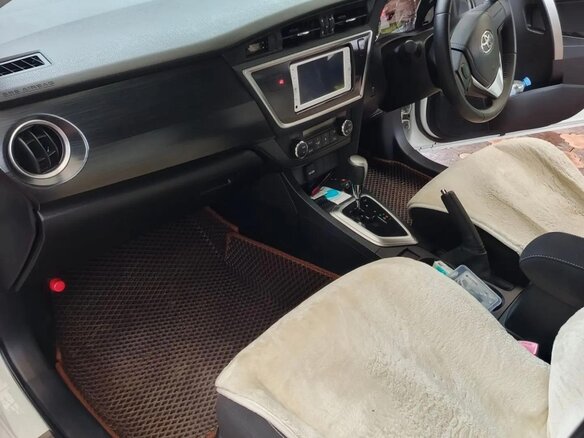 2013 Toyota Auris II, белый, 1300000 рублей - вид 4