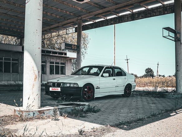 1993 BMW 3 серии 325i III (E36), белый, 810000 рублей - вид 9