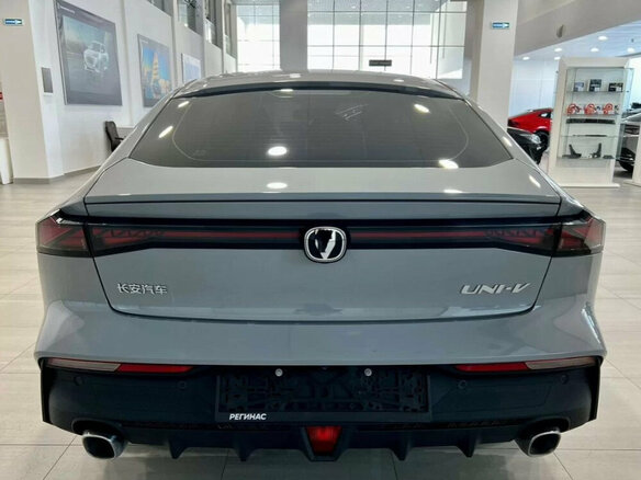 2025 Changan UNI-V I, серый, 3479900 рублей - вид 4