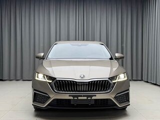 2023 Skoda Octavia IV (A8), бежевый, 1680000 рублей, вид 2