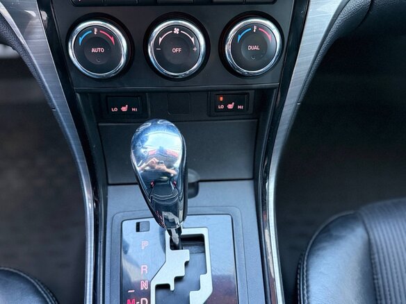 2012 Mazda 6 II (GH) Рестайлинг, серебристый, 990000 рублей - вид 12