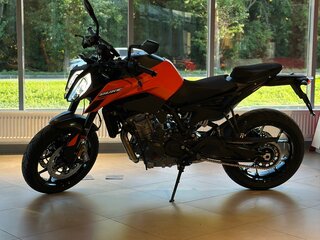 2026 KTM 790 Duke, оранжевый, 1150000 рублей, вид 5