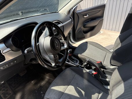 2017 Kia Rio IV, белый, 1300000 рублей, вид 5