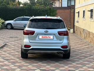 2019 Kia Sorento III Prime Рестайлинг, серебристый, 3550000 рублей, вид 4
