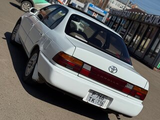 1993 Toyota Corolla VII (E100), белый, 310000 рублей, вид 3