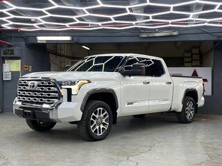2022 Toyota Tundra CrewMax III, белый, 9100000 рублей, вид 3