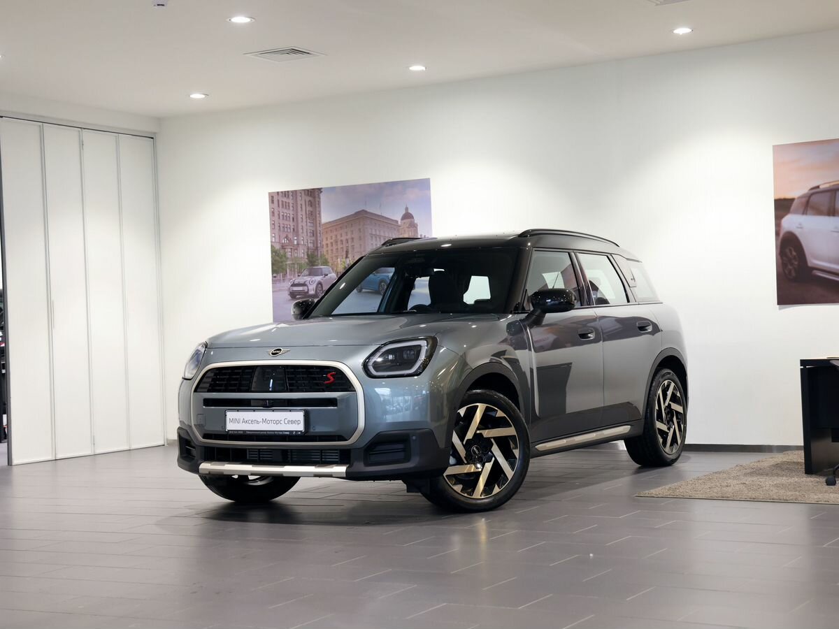 Открыть фотографии: Mini Countryman III