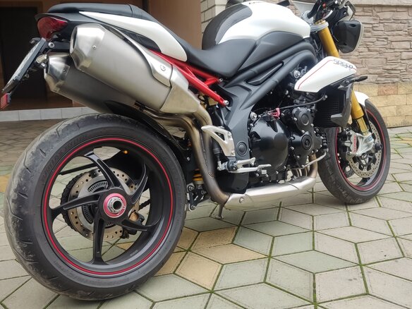 2012 Triumph Speed Triple, белый, 787000 рублей - вид 12