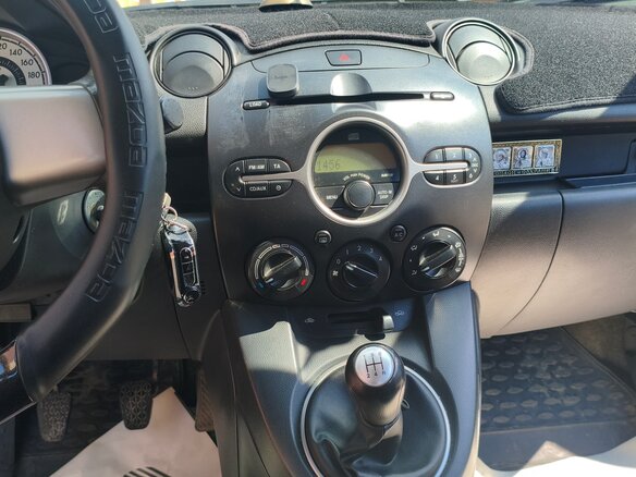 2009 Mazda 2 II (DE), серый, 575000 рублей - вид 10