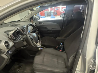2013 Chevrolet Aveo II, серый, 750000 рублей, вид 5