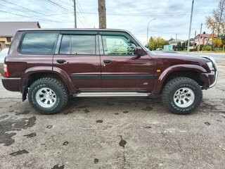 2000 Nissan Patrol V (Y61), пурпурный, 1700000 рублей, вид 3