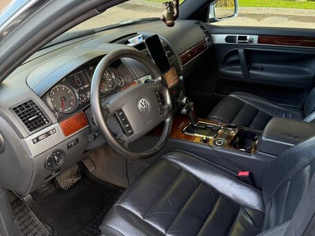 2004 Volkswagen Touareg I, серый, 900000 рублей, вид 4