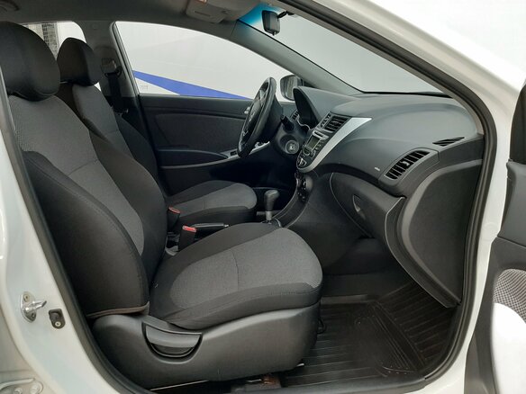2012 Hyundai Solaris I, белый, 780000 рублей - вид 10