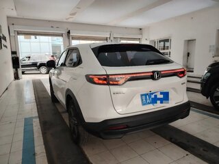 2023 Honda Vezel II, белый, 1750000 рублей, вид 3