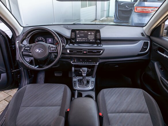 2020 Kia Seltos I, серый, 1795000 рублей - вид 17