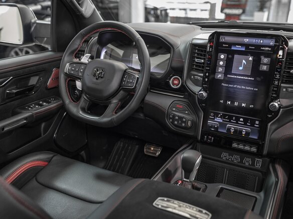 2025 Ram 1500 RHO V Рестайлинг, зелёный, 12953911 рублей - вид 30