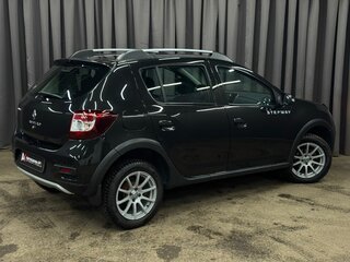 2015 Renault Sandero Stepway II, чёрный, 659888 рублей, вид 2