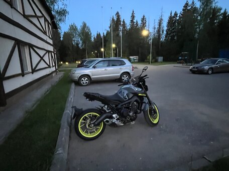 2017 Yamaha MT-09 (FZ-09), серый, 850000 рублей, вид 5
