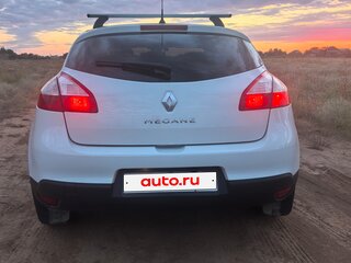 2012 Renault Megane III Рестайлинг, белый, 650000 рублей, вид 5