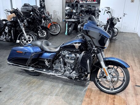 2018 Harley-Davidson Street Glide, синий, 1999000 рублей, вид 3