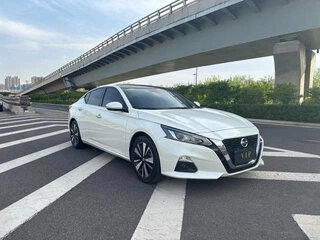 2021 Nissan Altima VI (L34), белый, 1673000 рублей, вид 3