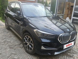 2021 BMW X1 20i xDrive II (F48) Рестайлинг, чёрный, 4000000 рублей, вид 5