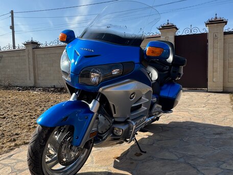 2011 Honda GL 1800 Gold Wing, синий, 1700000 рублей, вид 2