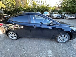 2013 Hyundai Solaris I, чёрный, 1250000 рублей, вид 4