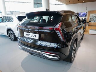 2026 Geely Atlas II, чёрный, 3449990 рублей, вид 4