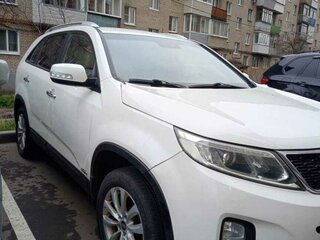 2013 Kia Sorento II Рестайлинг, белый, 1810000 рублей, вид 2
