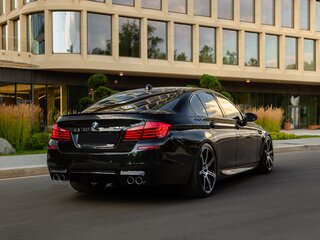 2015 BMW M5 V (F10) Рестайлинг, чёрный, 5600000 рублей, вид 5