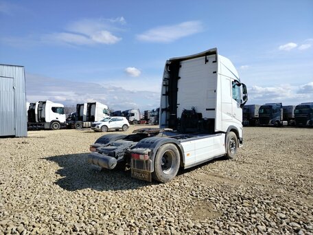 2023 Volvo FH, белый, 12502000 рублей, вид 3