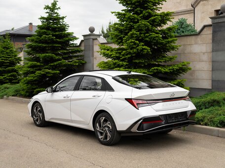 2026 Hyundai Elantra VII (CN7) Рестайлинг, белый, 2224000 рублей, вид 4